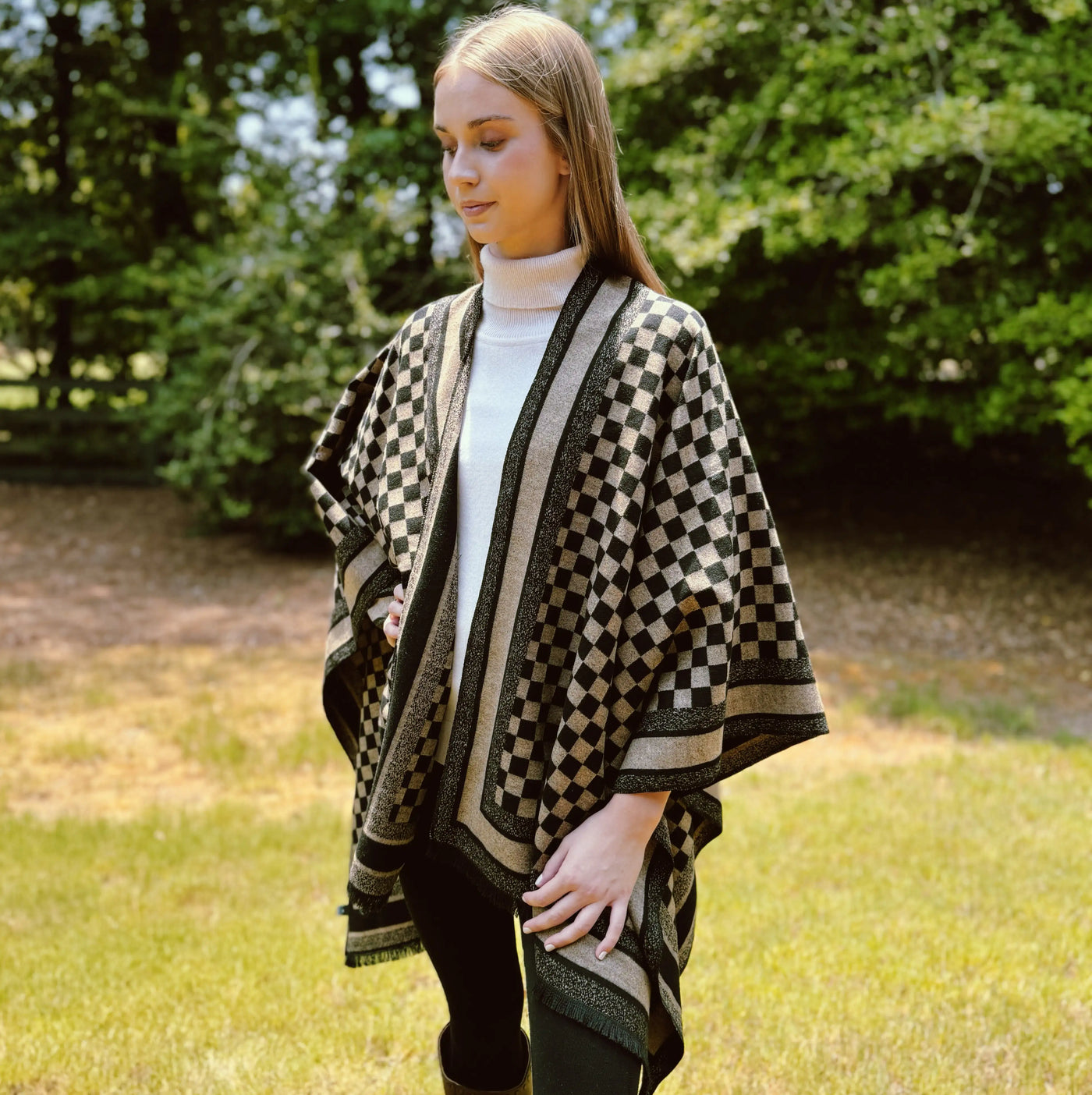 Checker Chic Ruana – Stylish Checkered Pattern for Effortless Elegance